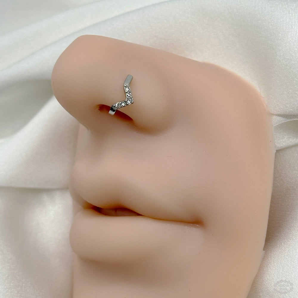 NOSE CURVE WITH GEMSTONES