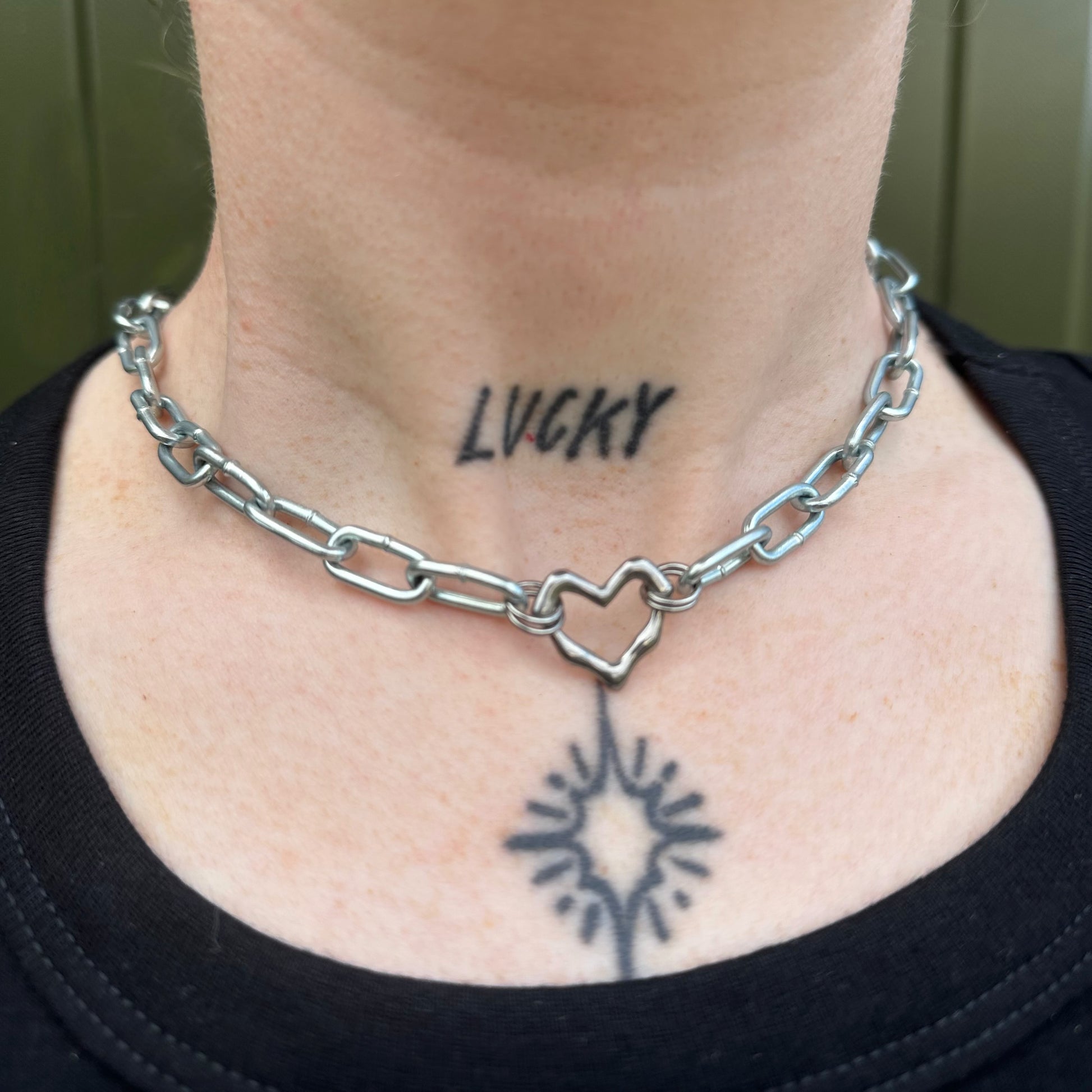 STEEL HEART CHOKER NECKLACE