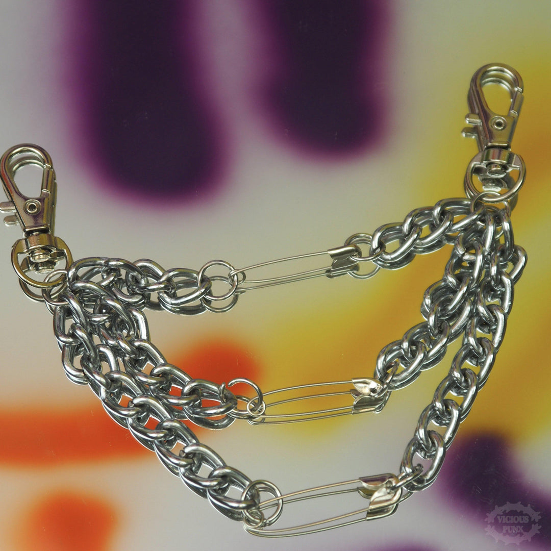 SAFETY PIN SHOE CHAIN