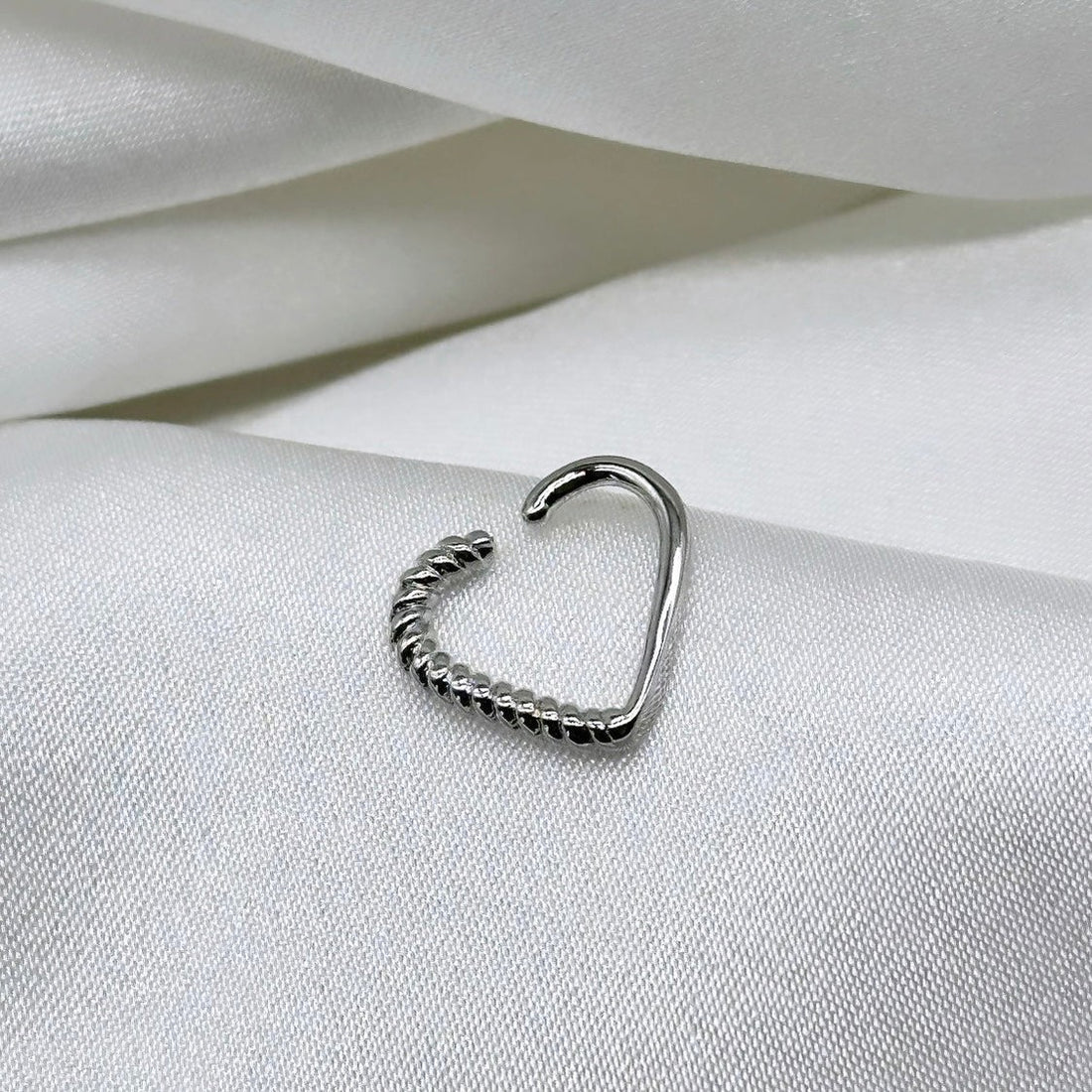 BRAIDED BENDABLE HEART - DAITH / EAR CARTILAGE