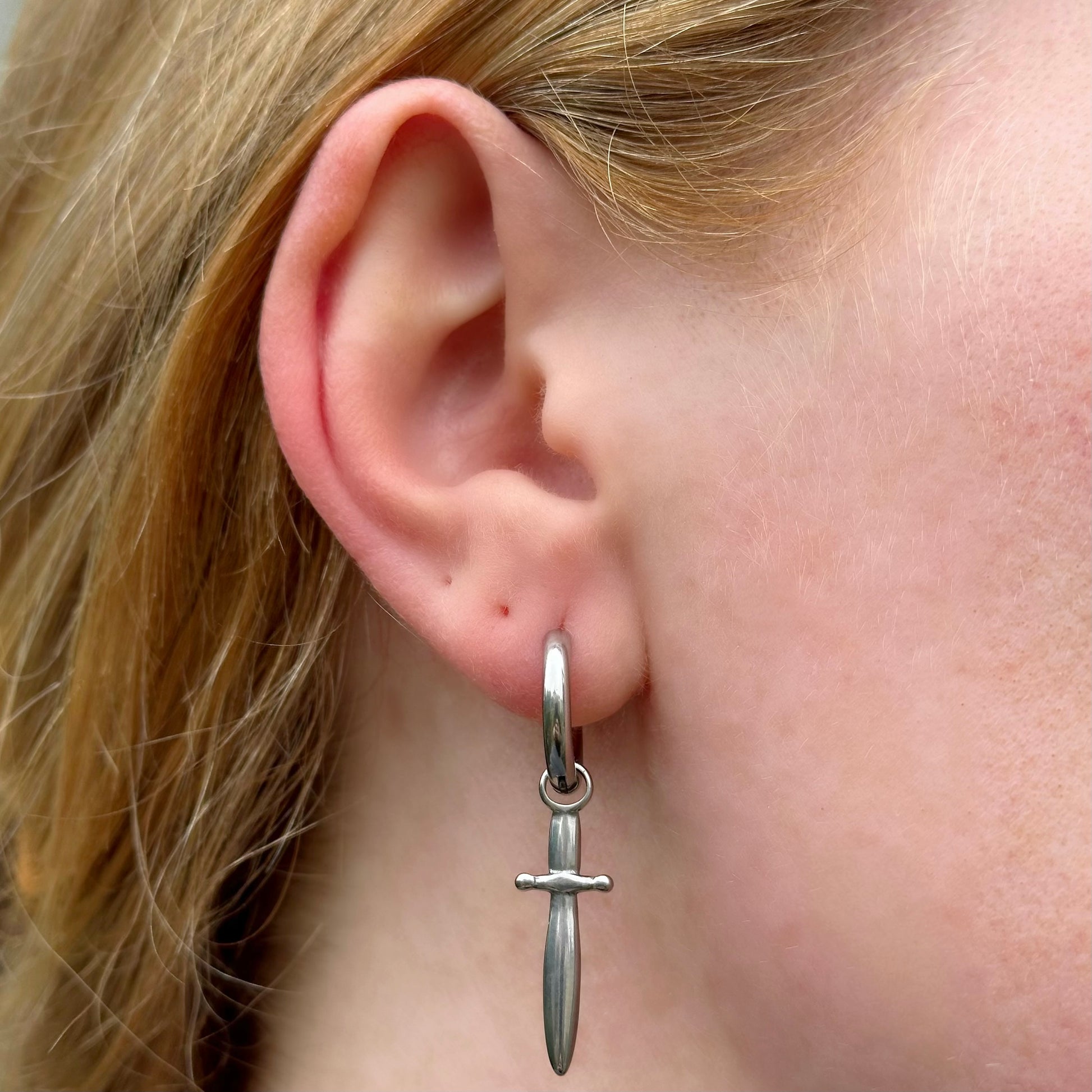 STS DAGGER HOOP EARRINGS