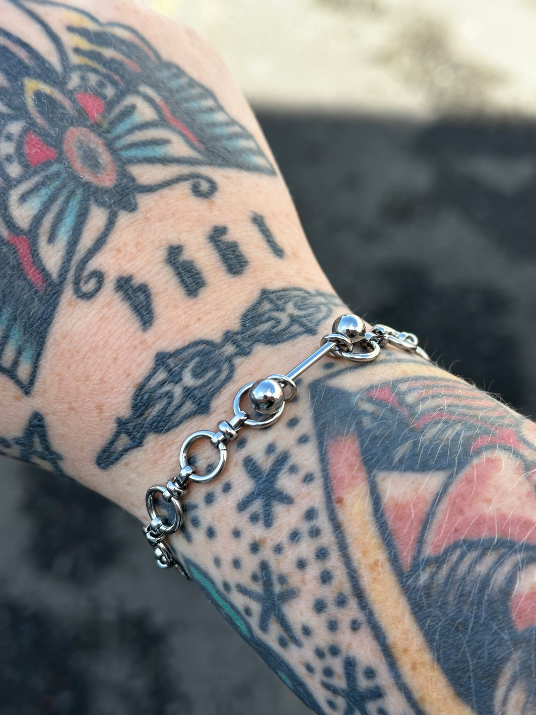 O RING BARBELL BRACELET