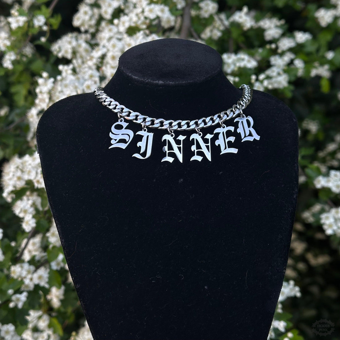 SINNER OLD ENGLISH NECKLACE