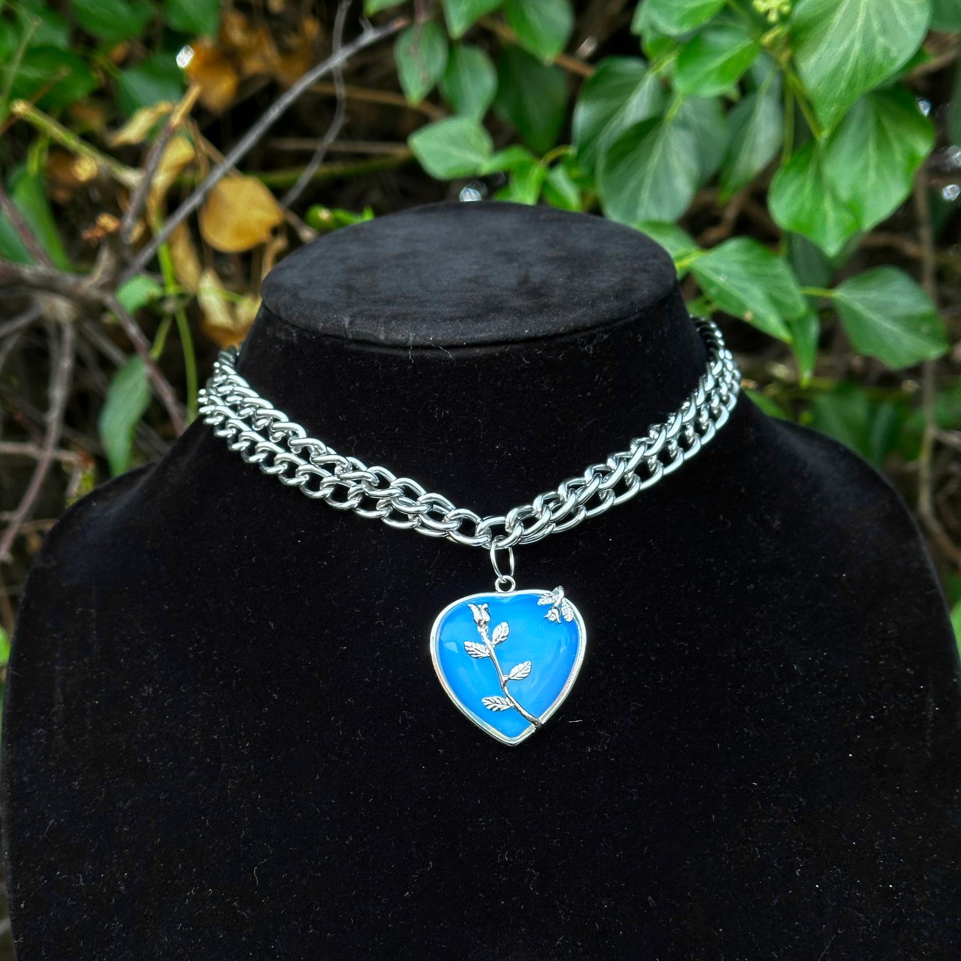 NATURAL STONE HEART NECKLACE