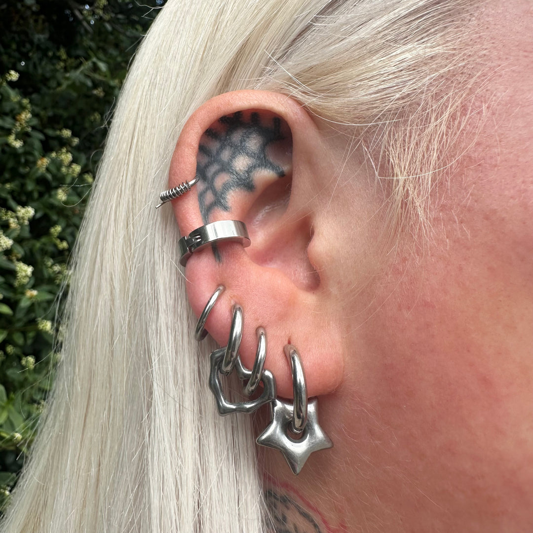 CHUNKY STAR HOOP EARRINGS