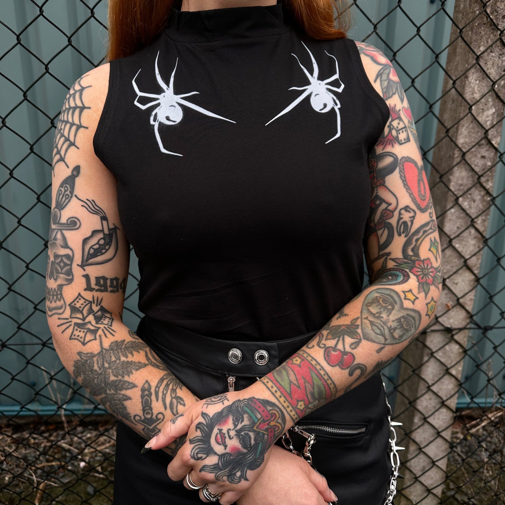 SPIDER HIGH NECK VEST TOP