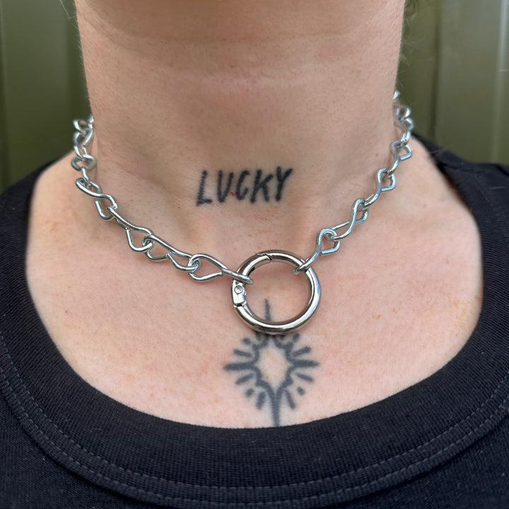 THE BOUND STEEL O RING NECKLACE