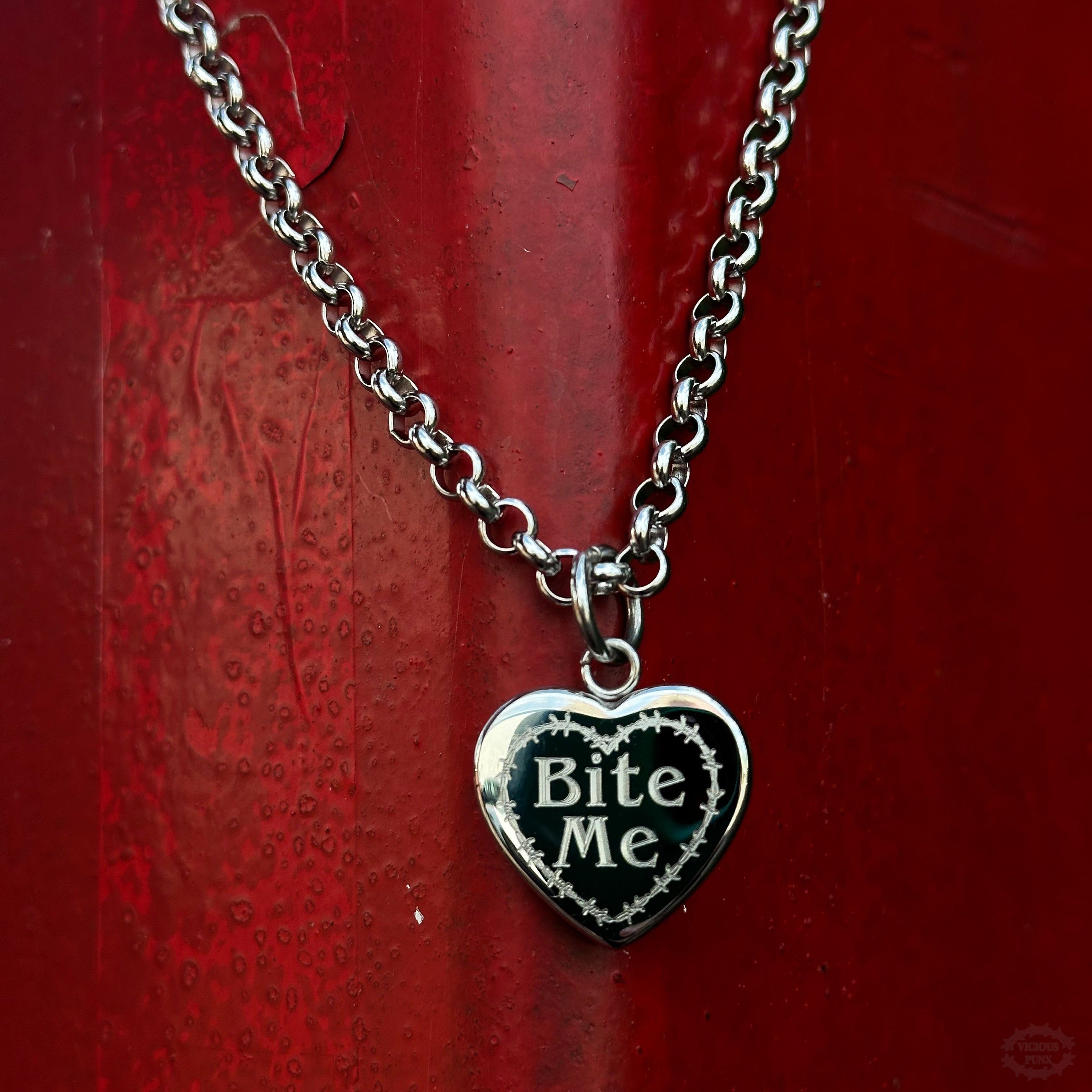 THE BITE ME BARBED HEART NECKLACE-Vicious Punx-Vicious Punx