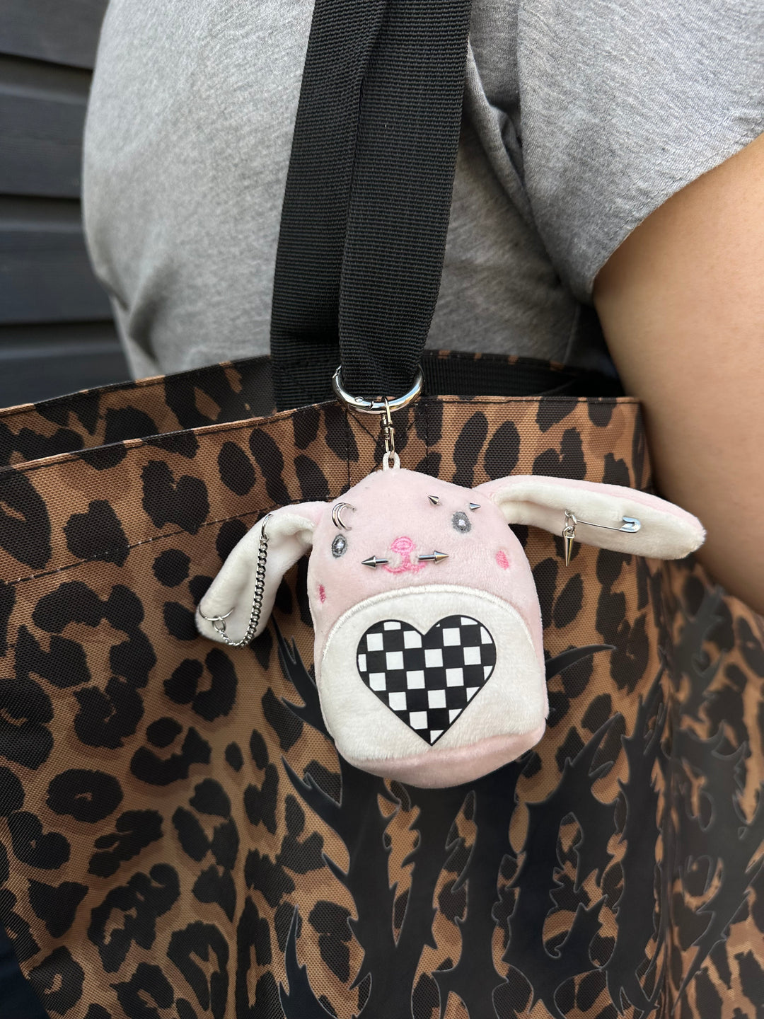 MINI PUNK BUNNY CLIP ACCESSORY