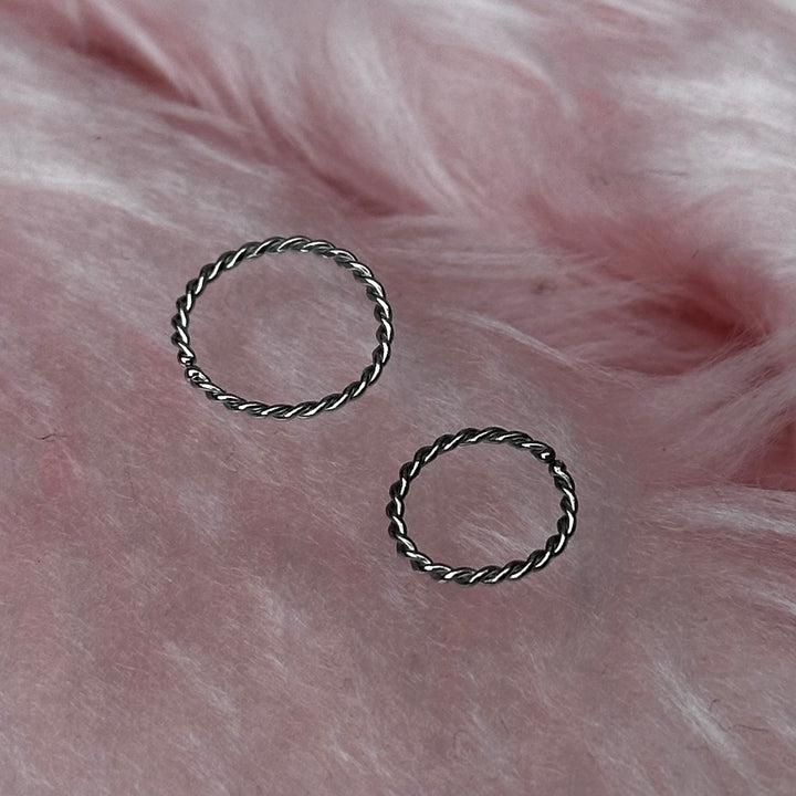 BENDABLE TWISTED NOSE RING