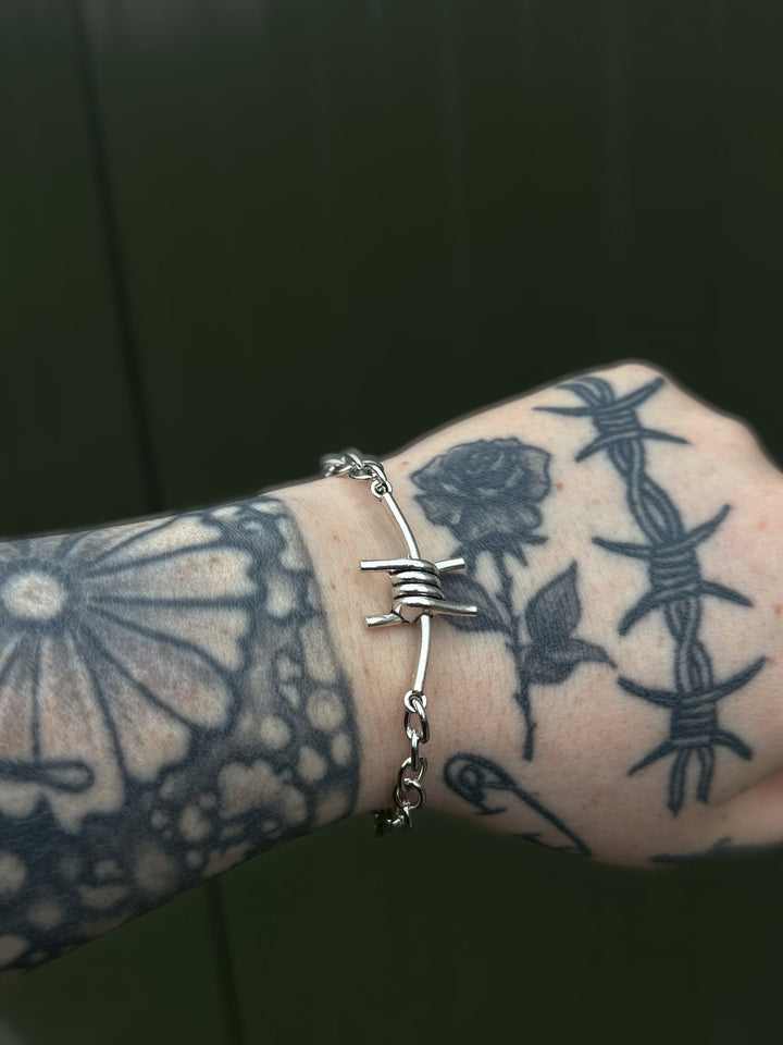 BARBED WIRE ROLO BRACELET