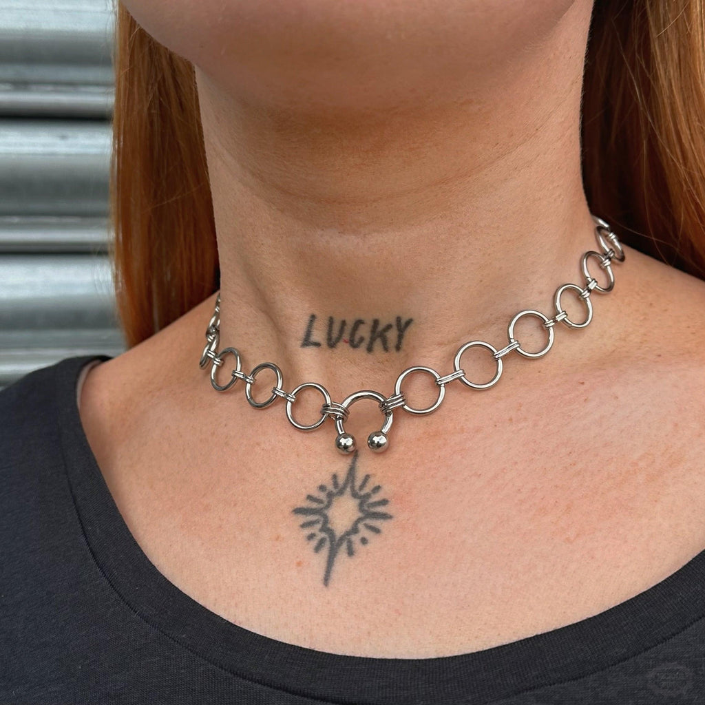 HORSESHOE CHAINMAIL NECKLACE