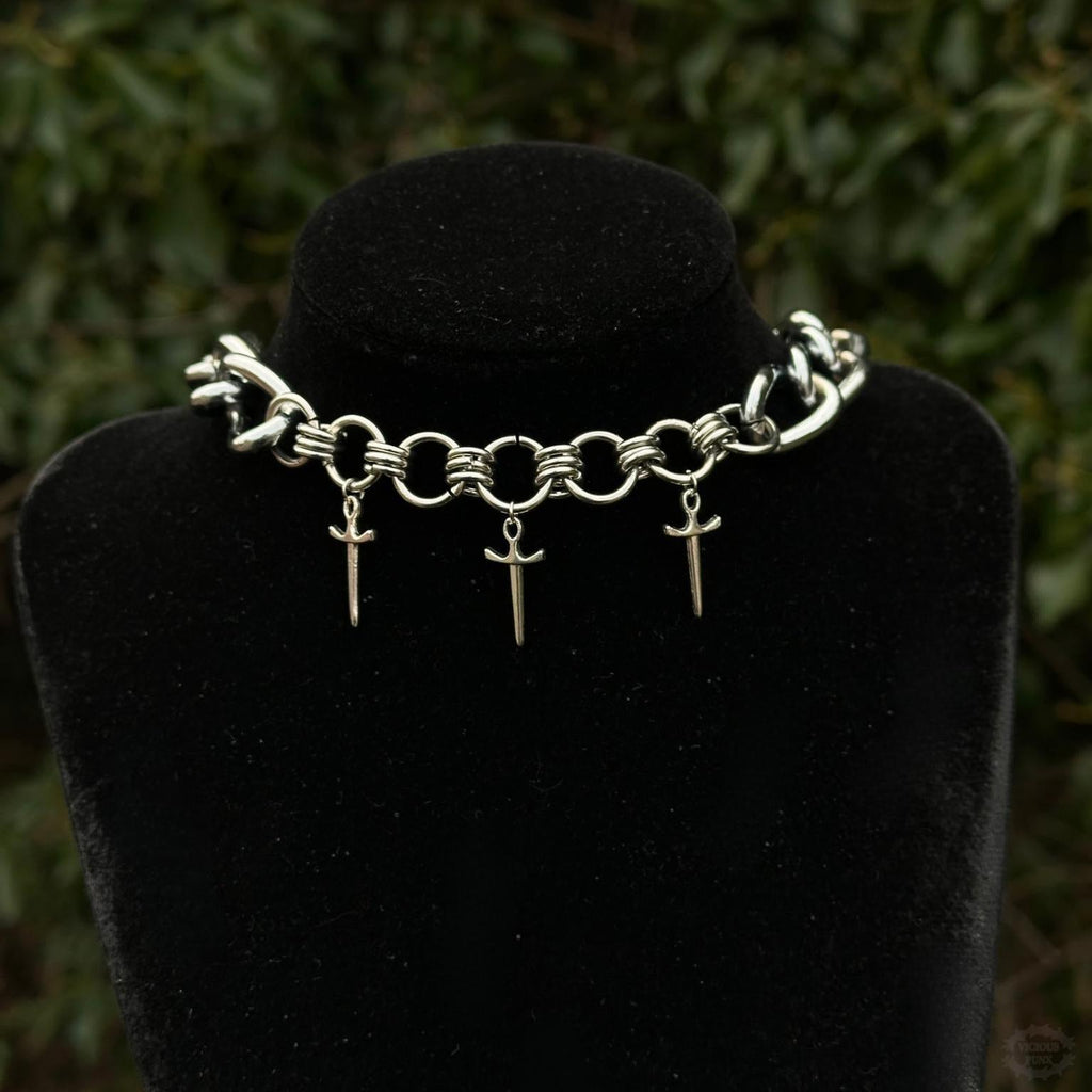 DAGGER CHAIN MAIL NECKLACE