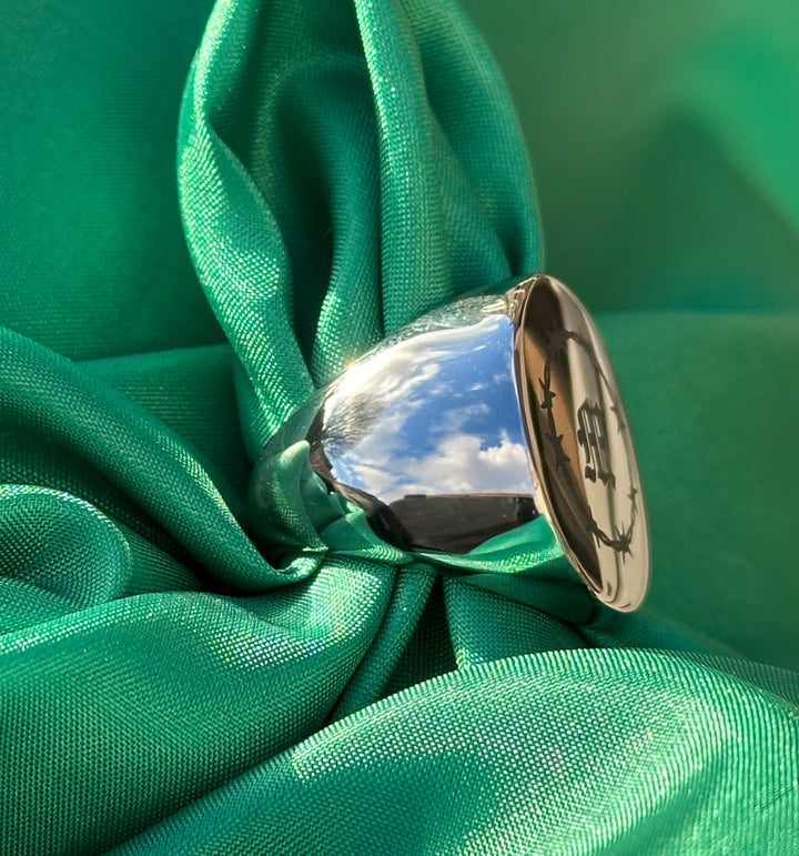 ROUND INITIAL BARBED WIRE RING