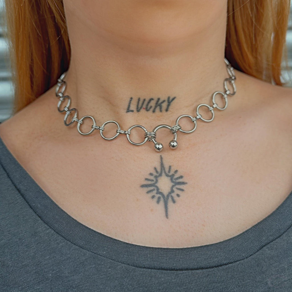 HORSESHOE CHAINMAIL NECKLACE