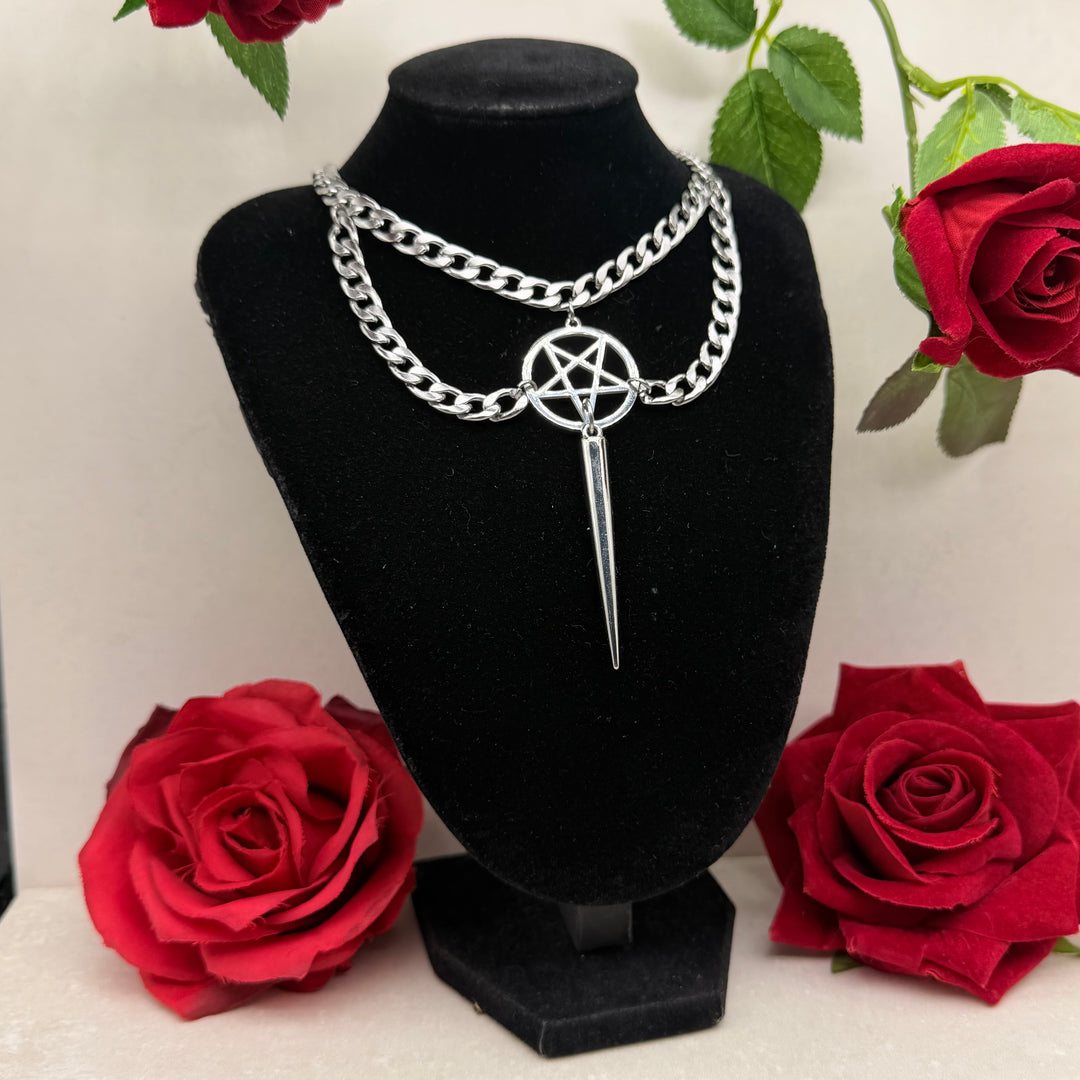 PENTAGRAM SPIKE NECKLACE