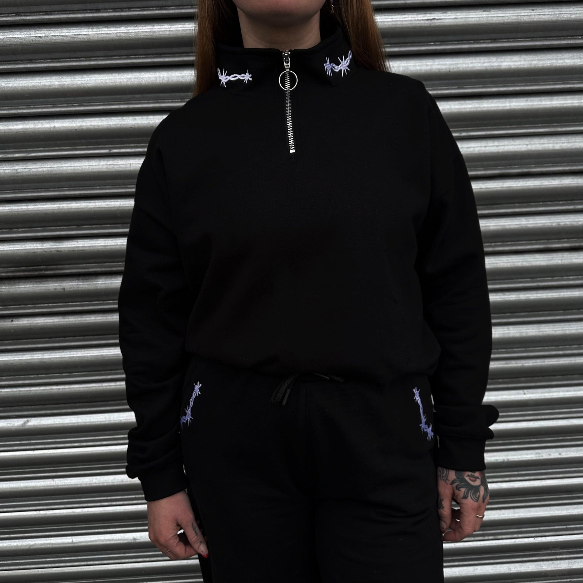 HALF ZIP BARBED WIRE CROP SWEATSHIRT