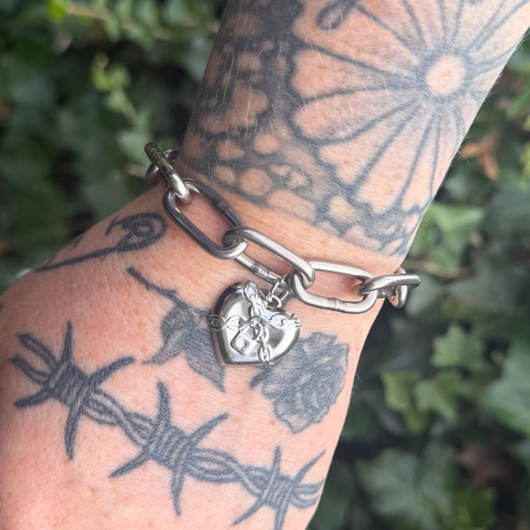 LOCKED HEART BRACELET