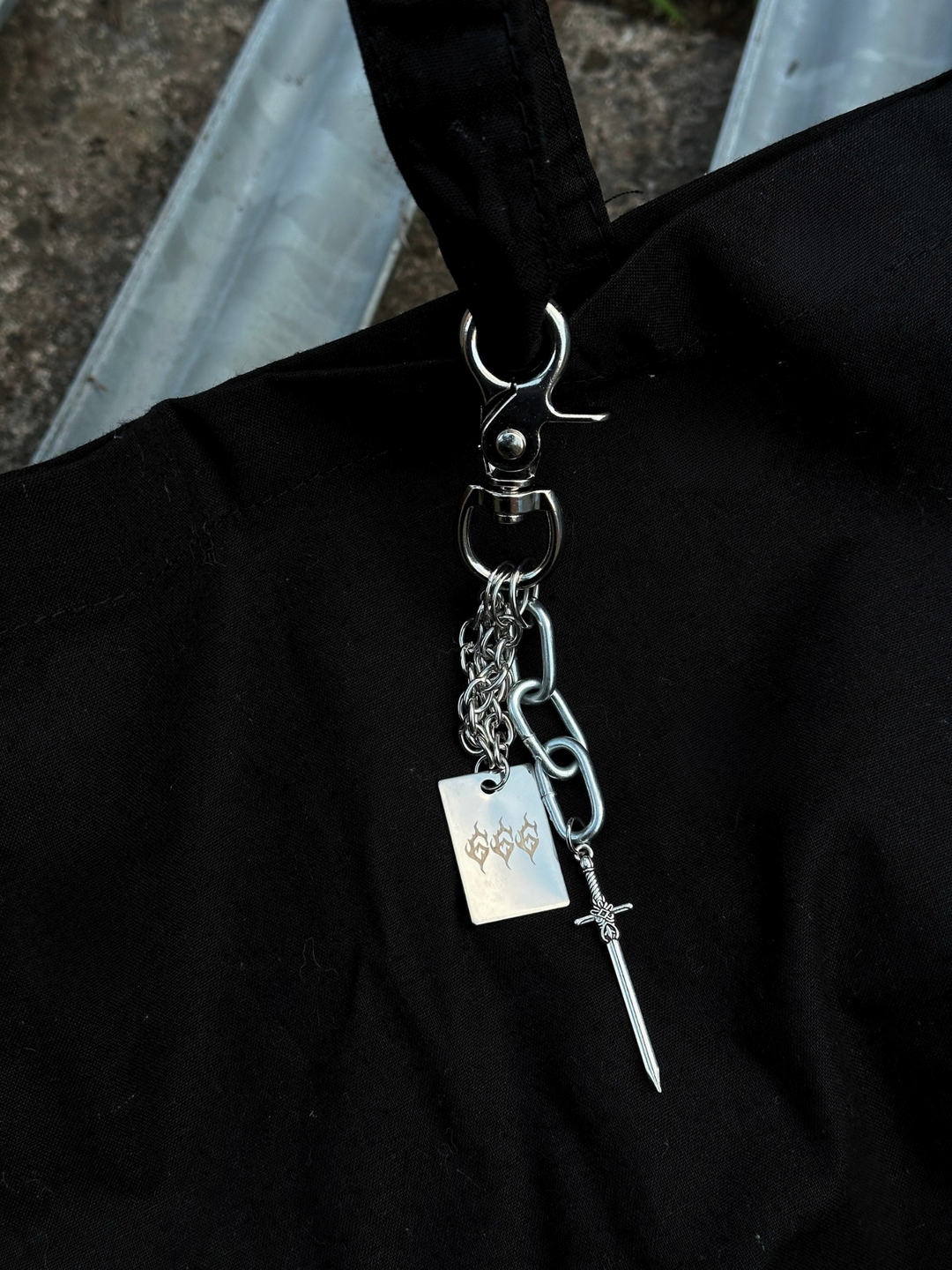 666 DAGGER BAG / PANT CLIP