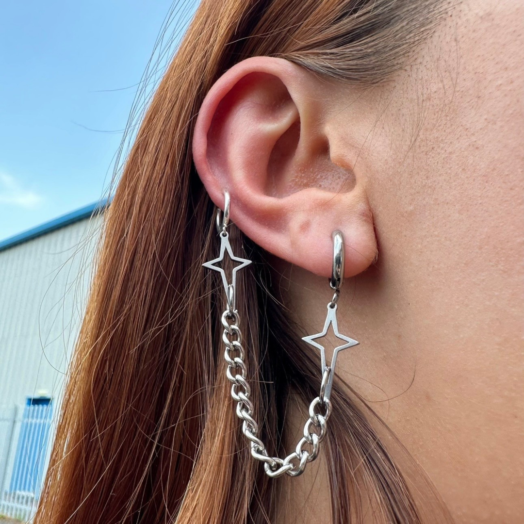 DOUBLE STAR HOOP EARRING
