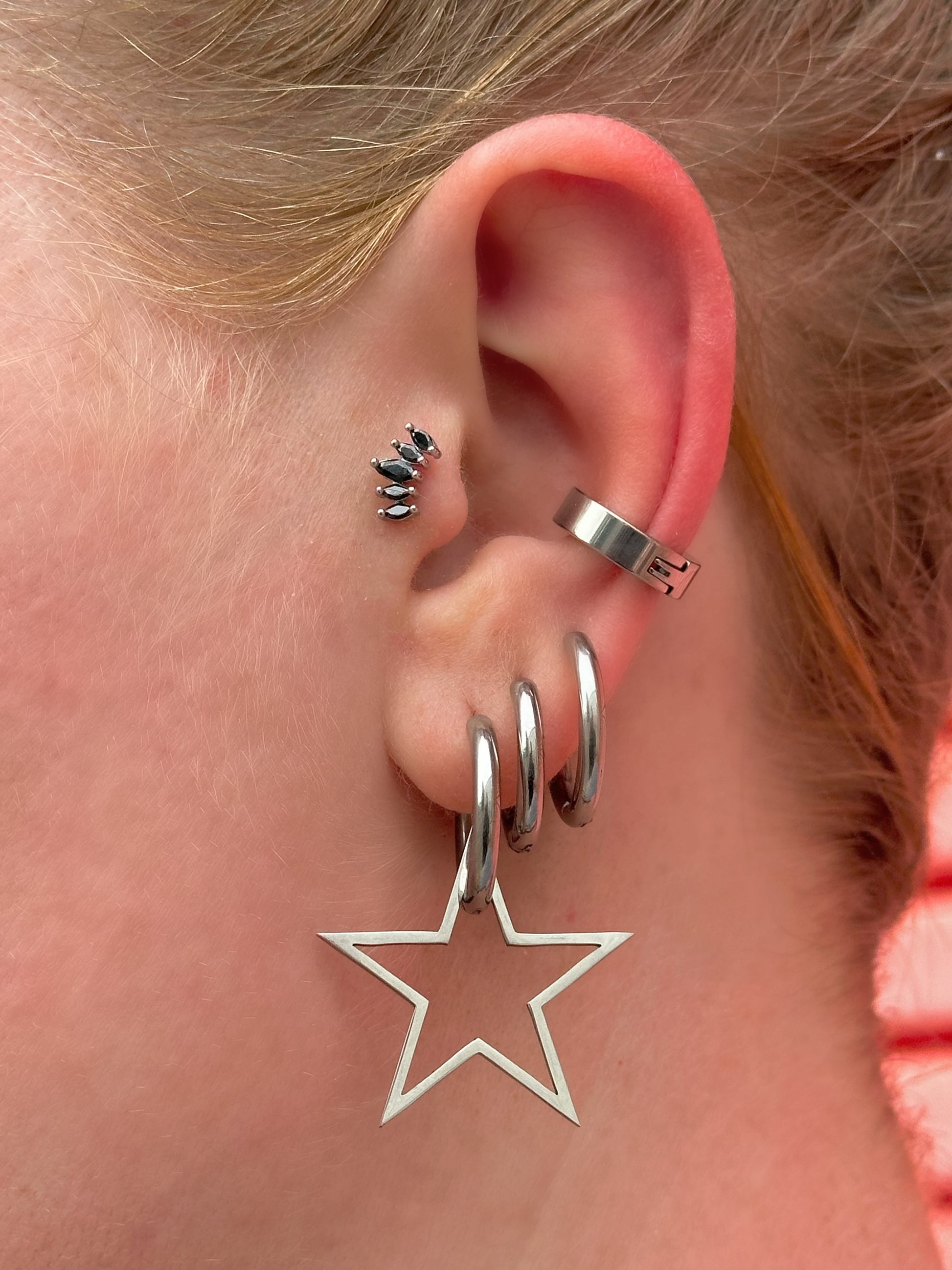 XL HOLLOW STAR HOOP EARRINGS