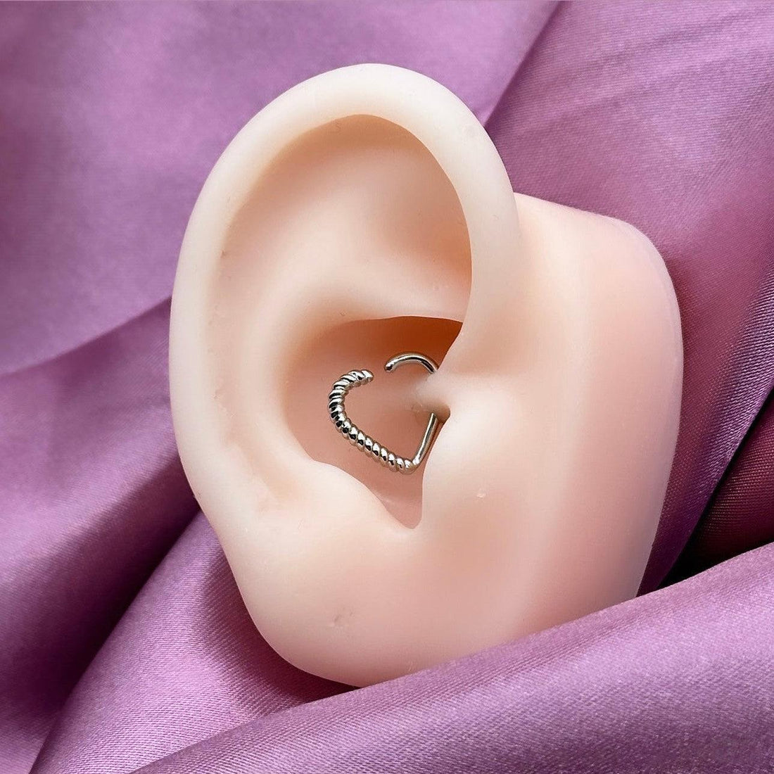 BRAIDED BENDABLE HEART - DAITH / EAR CARTILAGE