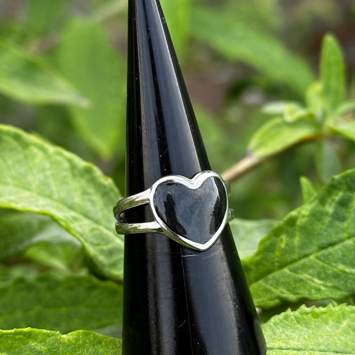 BLACK HEART ADJUSTABLE RING