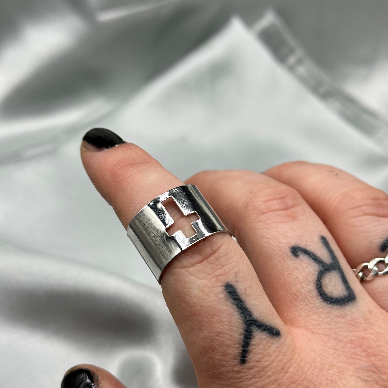 ADJUSTABLE CHUNKY CROSS RING-Vicious Punx-Vicious Punx