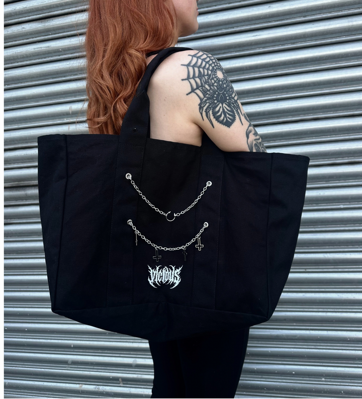 VICIOUS CHAIN EVERYDAY TOTE BAG