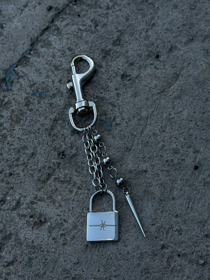PADLOCK SPIKE BAG / PANT CLIP