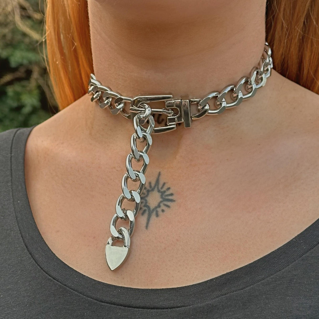 BUCKLE CHOKER NECKLACE