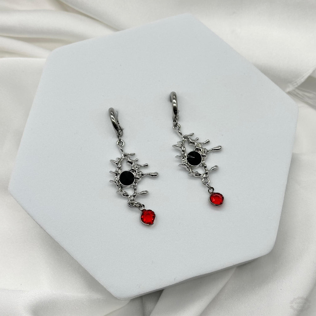 BLEEDING EYE HOOP EARRINGS