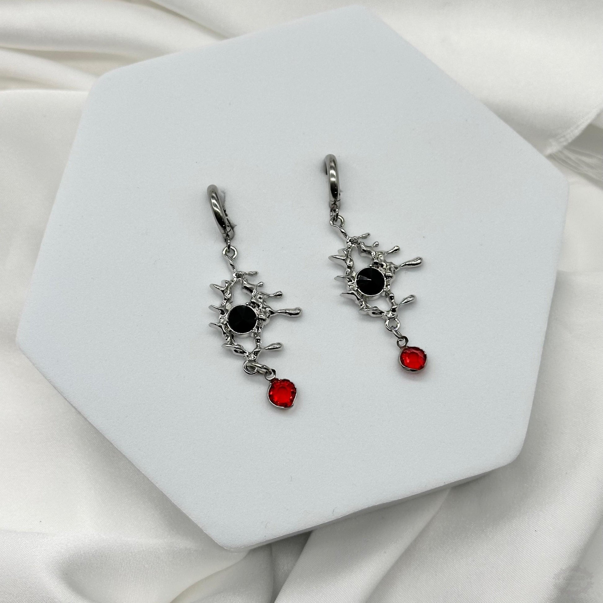 BLEEDING EYE HOOP EARRINGS