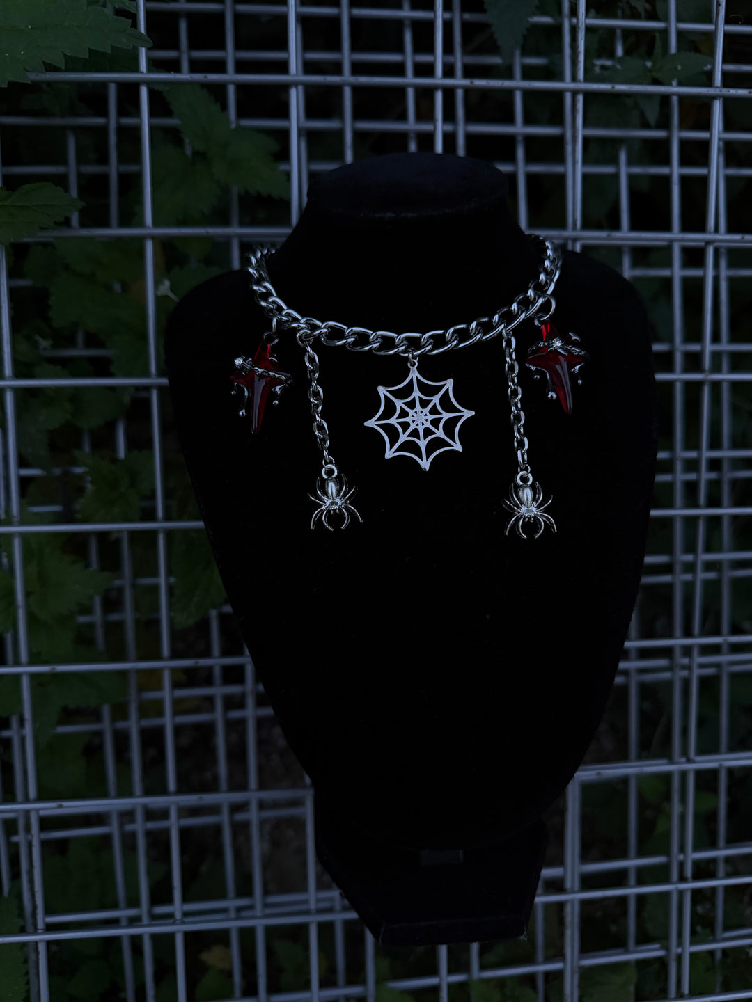 NOCTURNE SPIDER NECKLACE