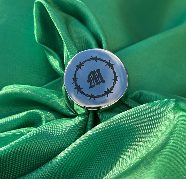 ROUND INITIAL BARBED WIRE RING