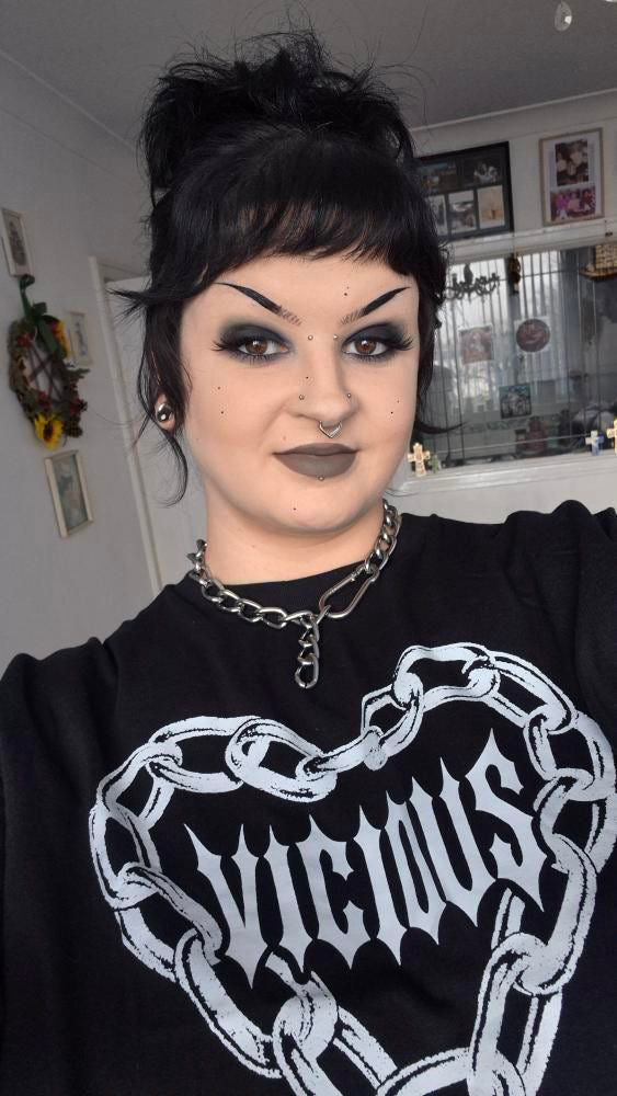 VICIOUS CHAIN HEART HEAVYWEIGHT T SHIRT
