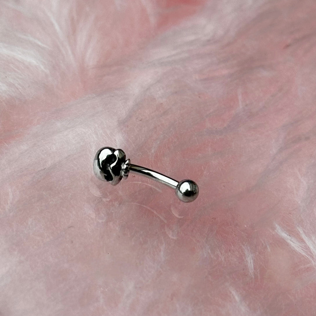 SINGLE SKULL CURVED BAR - EYEBROW / VERTICAL LABRET