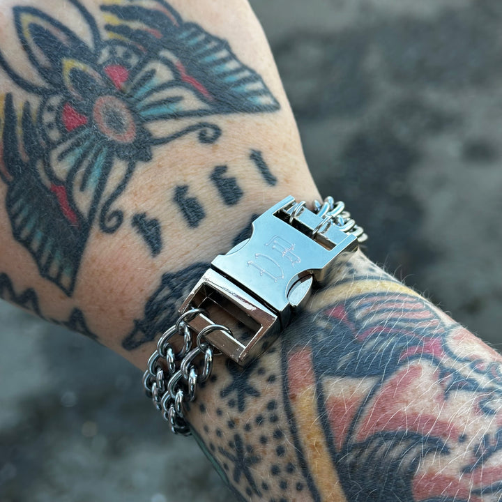 ENGRAVED VP BUCKLE BRACELET