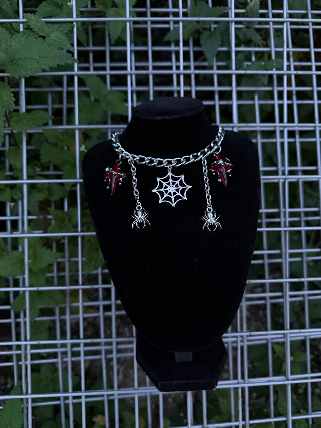 NOCTURNE SPIDER NECKLACE