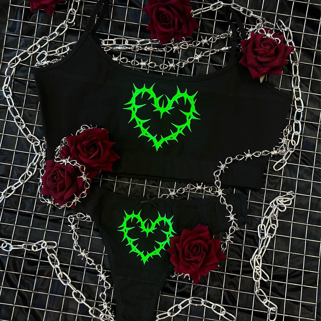 SPIKEY HEART MATCHING SET