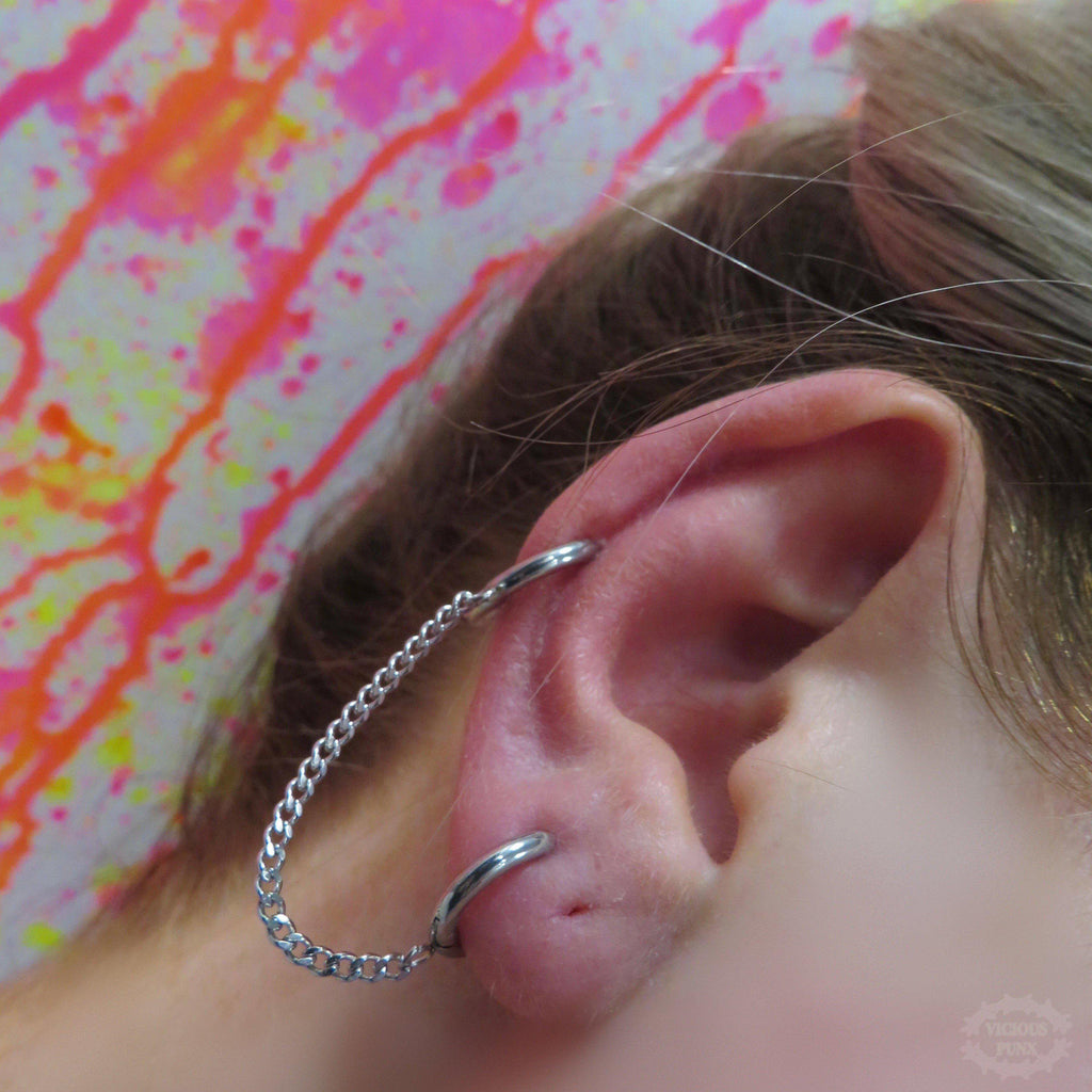 CHAIN LINK CLICKER HOOP EARRINGS