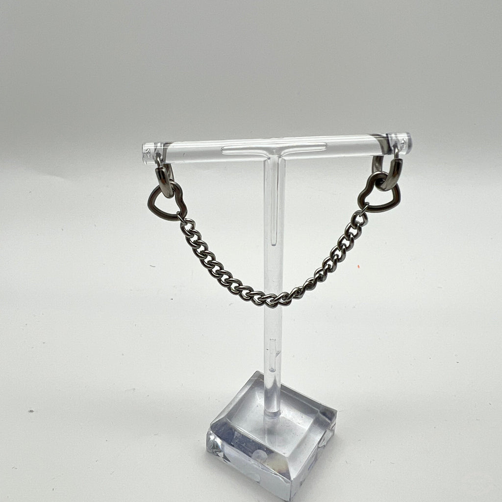 CHAIN & DOUBLE HEART HOOP EARRING